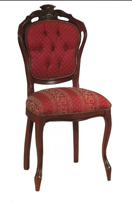 Krzesło tapicerowane w stylu Ludwika XVI z ciemnego drewna i czerwonej tkaniny w drobne wzory, z ozdobnym wykończeniem ramy i pikowanym oparciem.