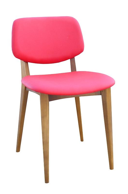 Krzesło tapicerowane w odcieniach różu z drewnianymi nogami, widoczne na białym tle.