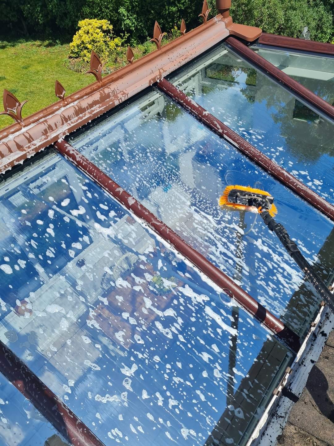 Mycie okien wodą demineralizowaną