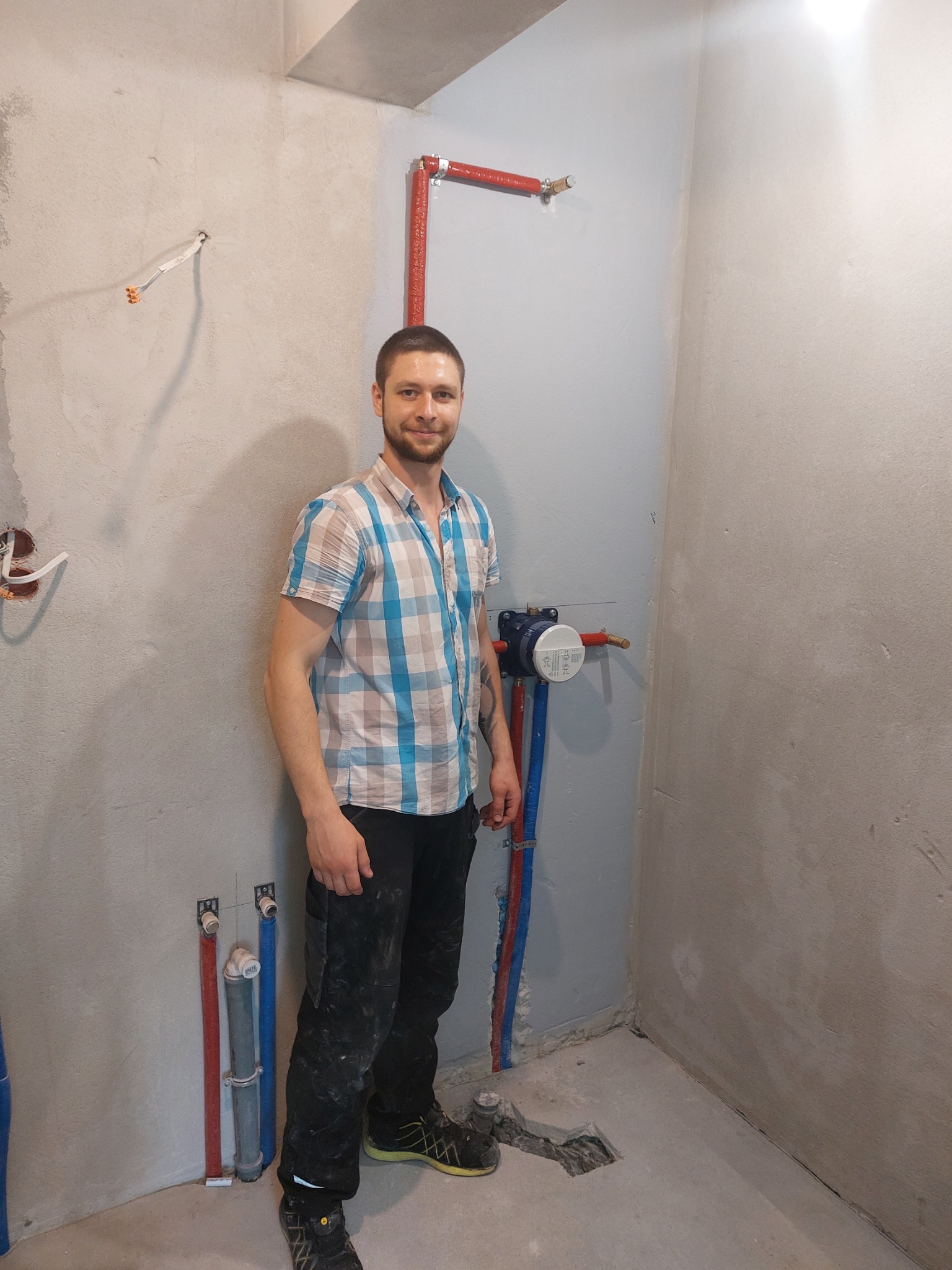 Montaż baterii podtynkowej.