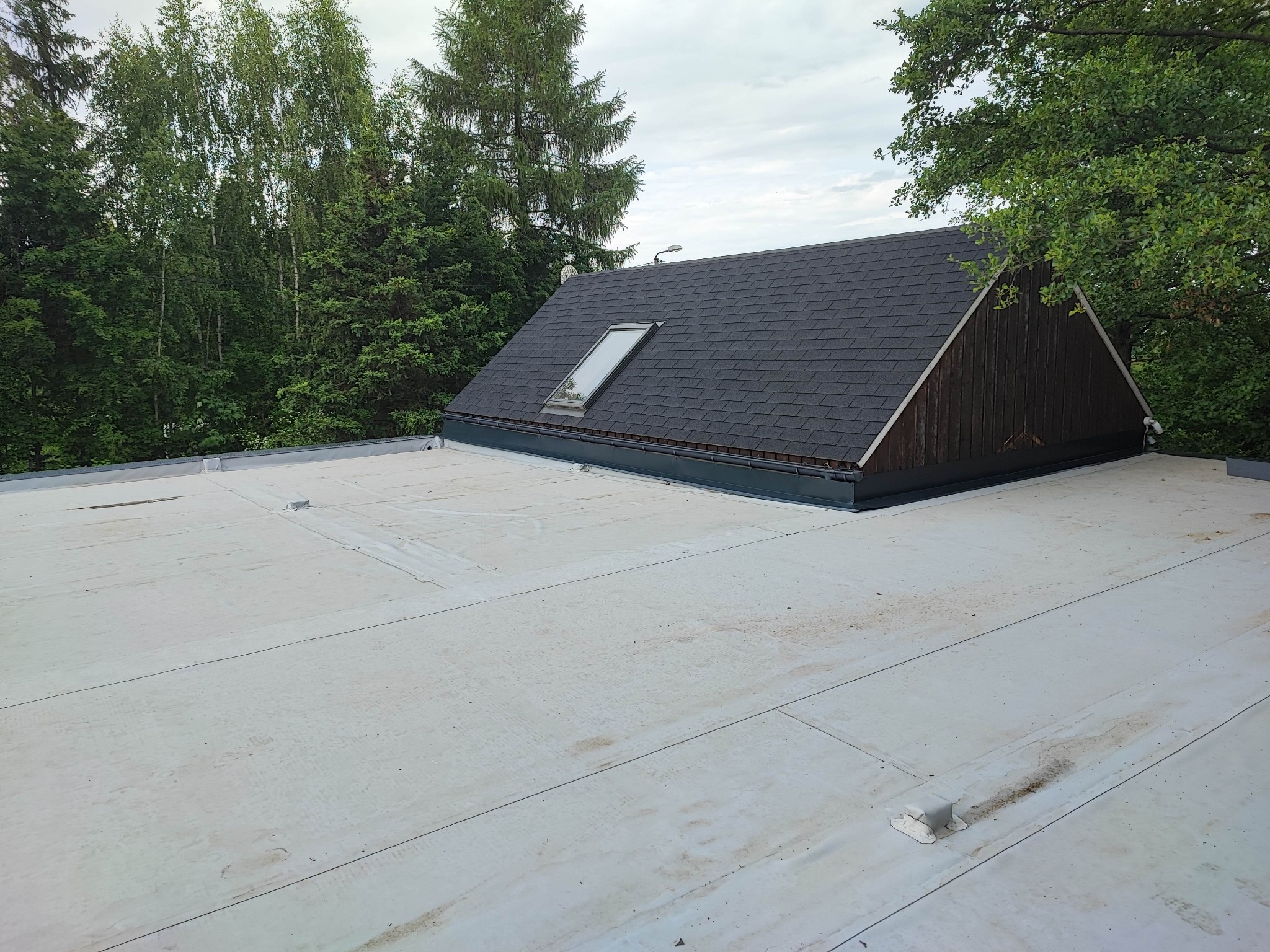 wymiana pokrycia dachu na membrane PCV