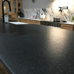 Spiek Kwarcowy Kaledonia 
Granit Nero Assolutto Zimbabwe