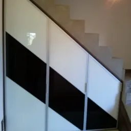 Szafa pod schodami z Lacobelu łączonego