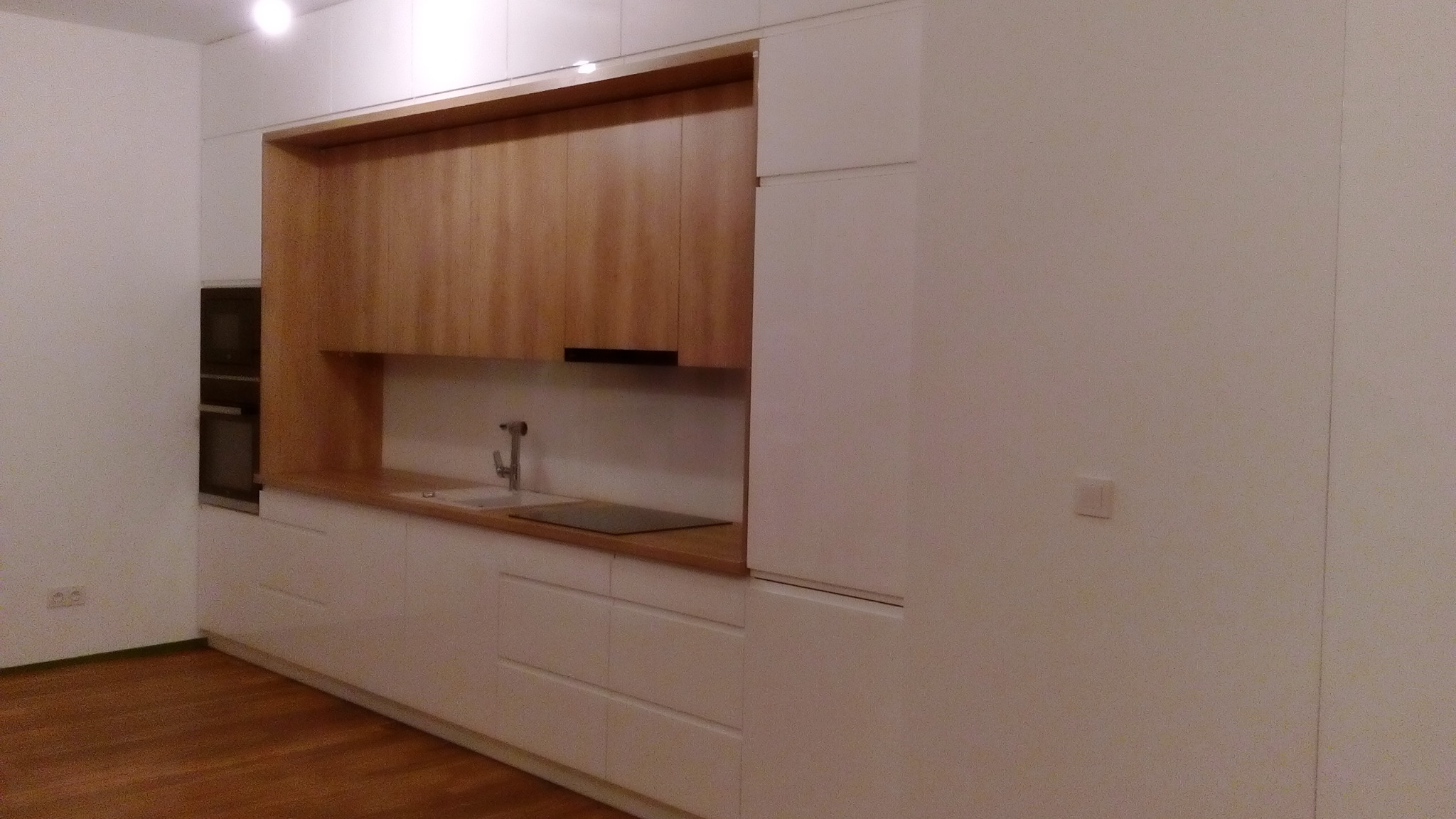 Kuchnia lakier półmat połączony z laminatem