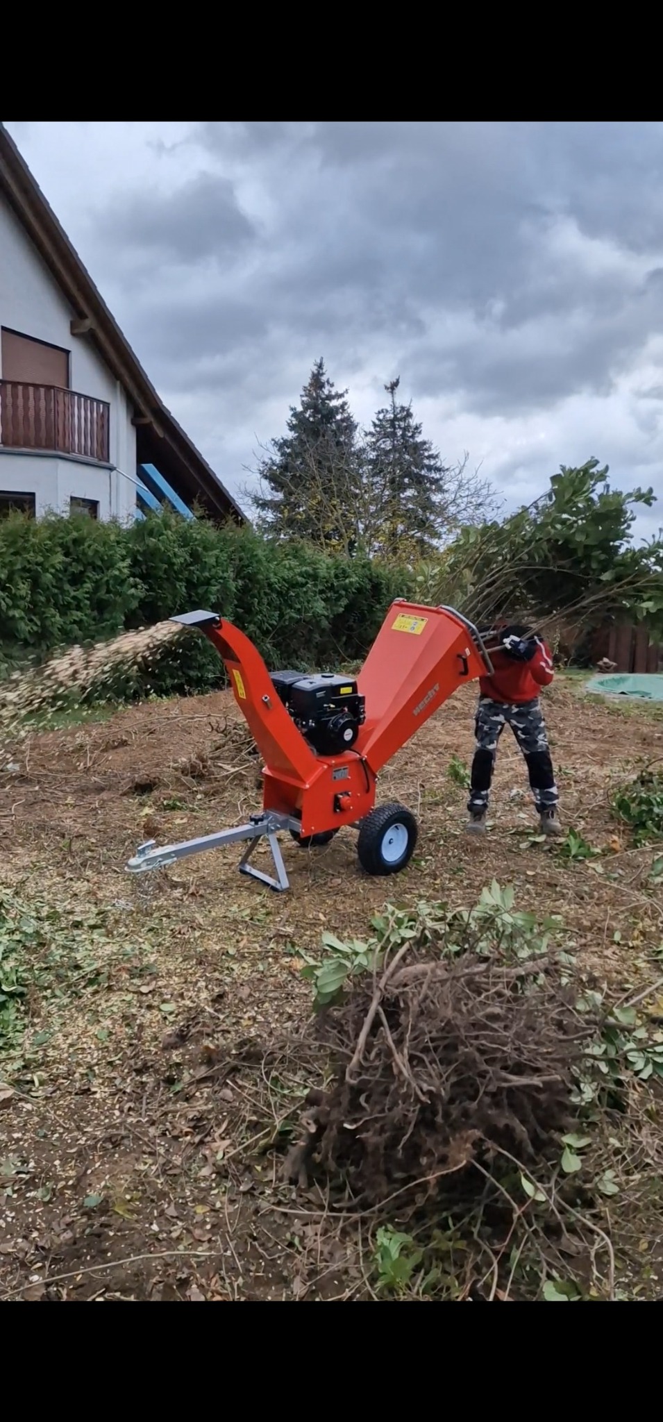 Wycinka krzewów i drzew oraz rozdrabnianem materiału rebakiem