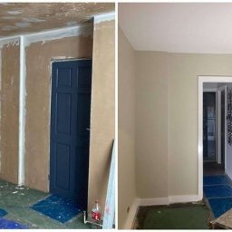 GAB Home Improvements - Porównanie stanu pokoju przed i po remoncie: surowe ściany z widocznymi śladami gładzi szpachlowej i niebieskie drzwi kontra świeżo pomalowane ściany w odcieniach beżu i białe wykończenia.