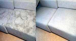 Porównanie stanu sofy przed i po czyszczeniu. Po lewej stronie widoczne wyraźne, ciemne plamy i zabrudzenia na jasnej tapicerce. Po prawej stronie sofa po czyszczeniu, tapicerka jednolita, czysta...