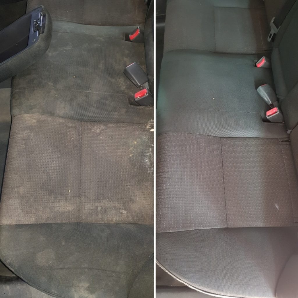 Porównanie: Tylne siedzenie samochodowe z tapicerką tekstylną - widok przed i po czyszczeniu, z wyraźną różnicą w czystości i odświeżeniu materiału.