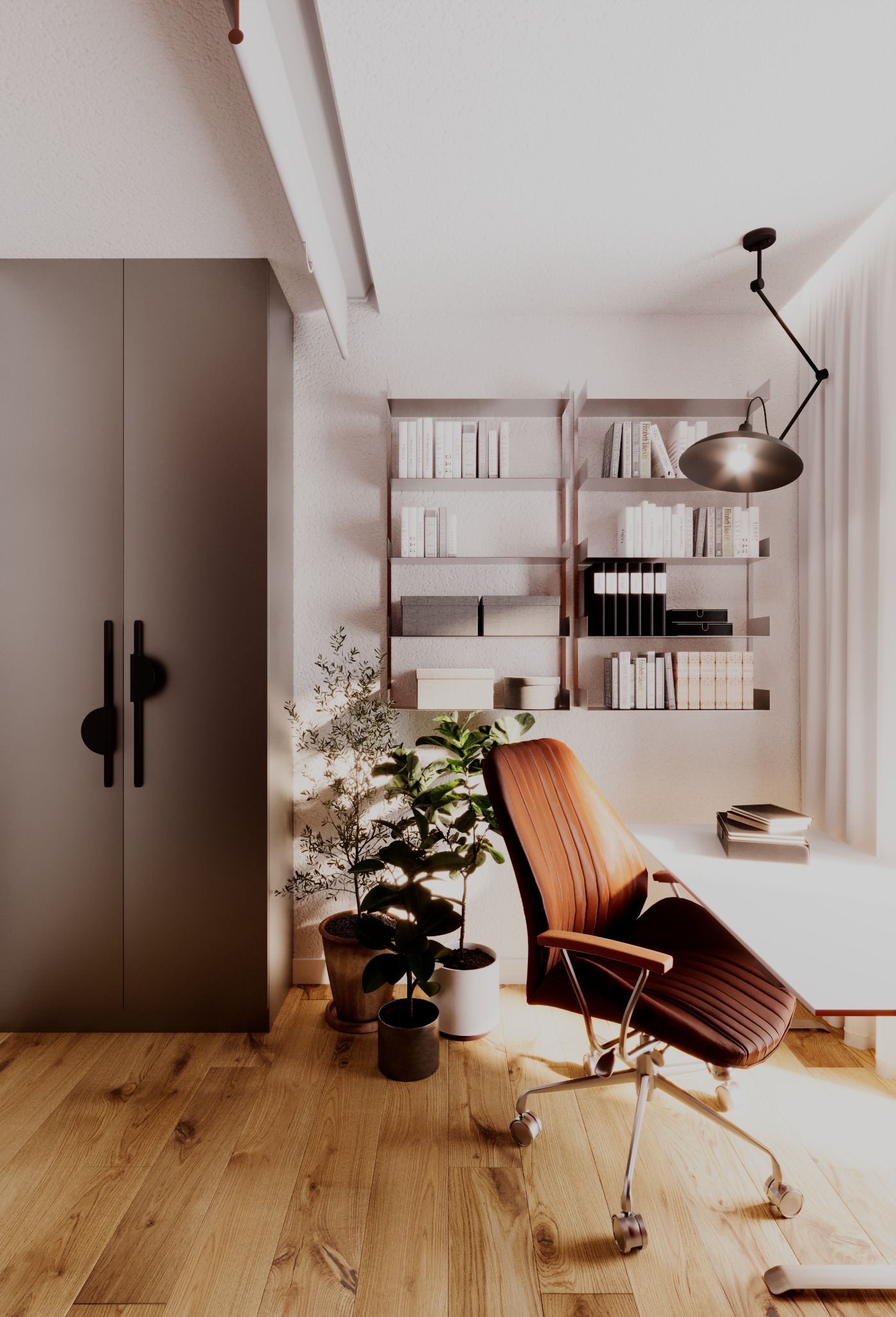 Nowoczesne biuro domowe z drewnianą podłogą, szarą szafą, regałem z książkami, roślinami doniczkowymi i skórzanym fotelem biurowym pod lampą.