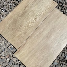 Podłogi drewniane, panele Targowisko 4