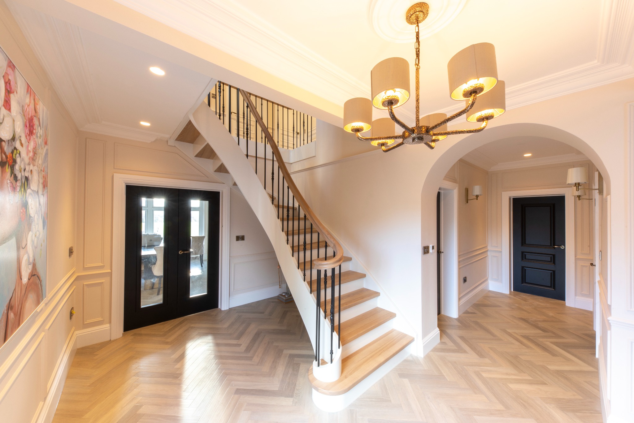 Schody dębowo brzozowe z balustradą tralkową