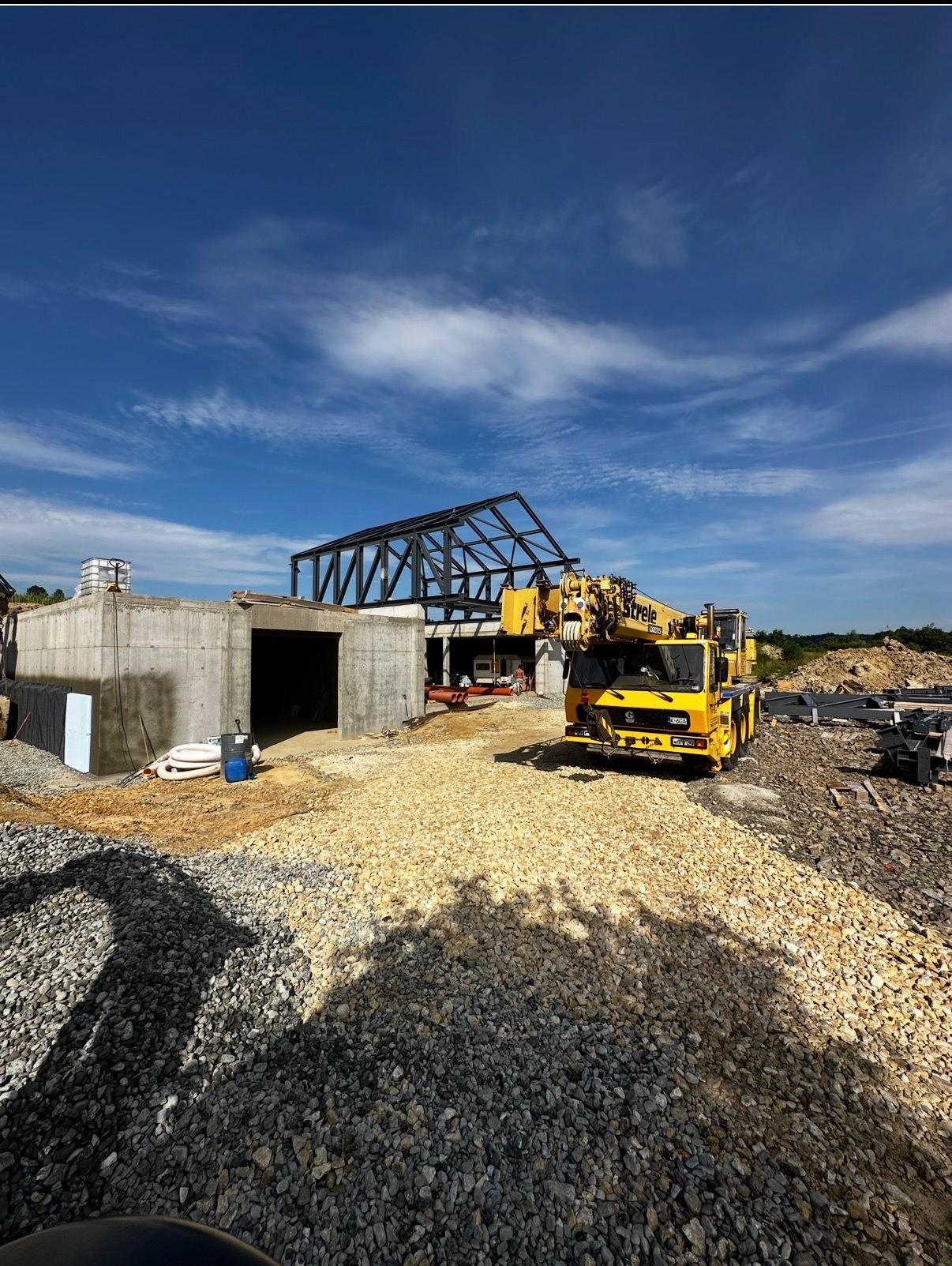 Krzyszkowice: Generalne wykonawstwo 'WINNICA' montaż konstrukcji stalowej