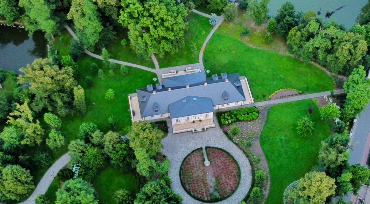 Krzyszkowice: Generalne wykonawstwo 'DWÓR W KRZYSZKOWICACH'