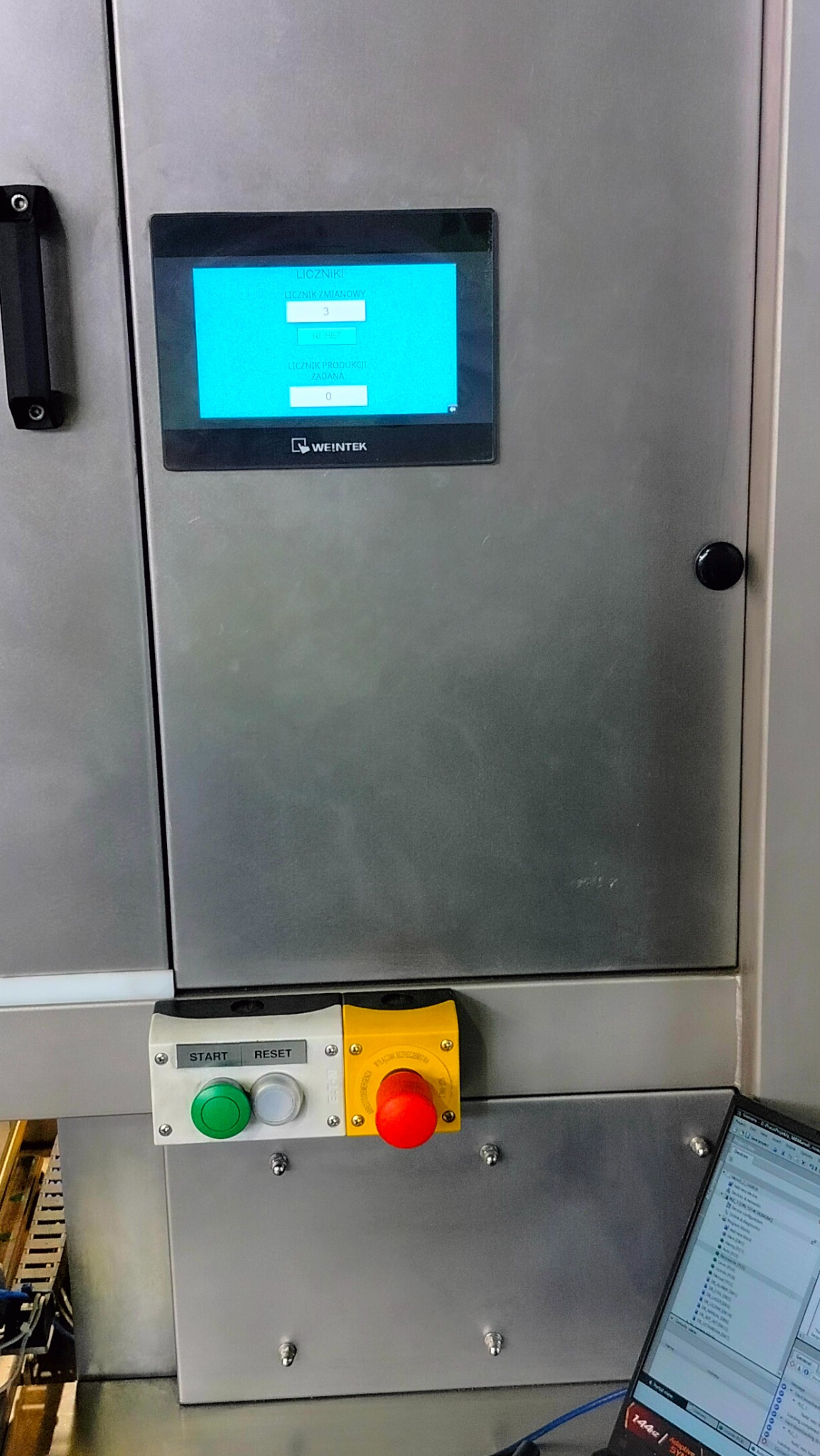 Stanowisko znakowania nakrętek