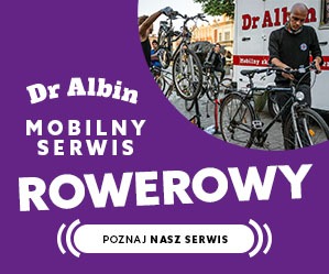 Mobilny serwis rowerowy Dr Albin: mechanik naprawia rower na tle białego busa z logo, event firmowy, fioletowe tło z tekstem reklamowym.