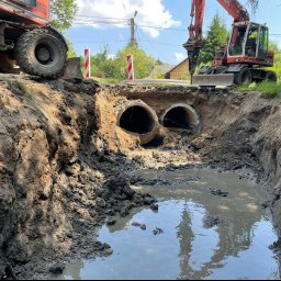 F.H.U KAM-DRÓG Kamil Mazur - Rozbiórka starego przepustu okularowego pod drogą wojewódzką