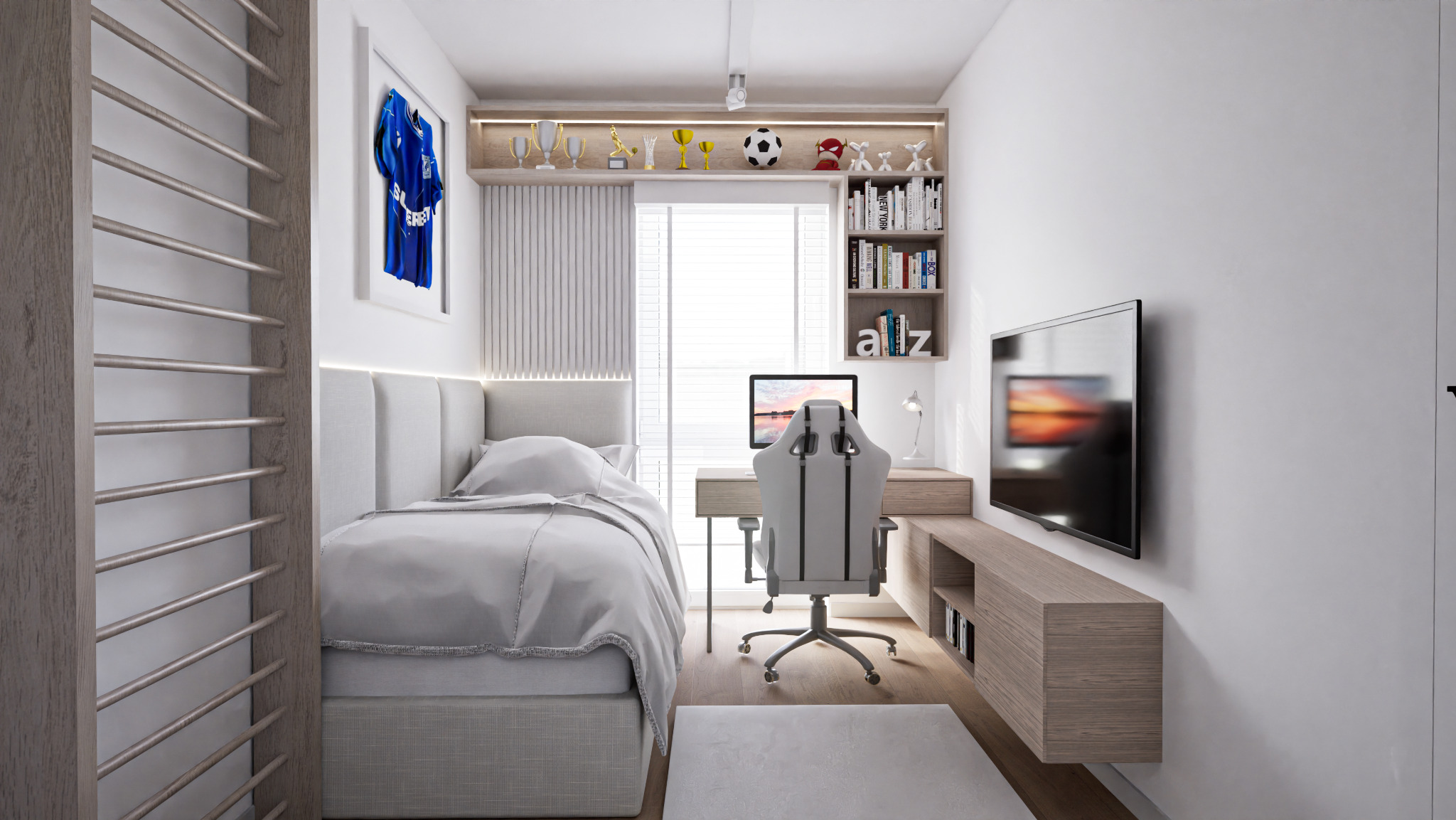 Pokój młodzieżowy w neutralnych barwach z drewnianymi akcentami: łóżko z szarą tapicerką, biurko z komputerem, gamingowy fotel, wisząca półka z trofeami, drabinka gimnastyczna i telewizor.