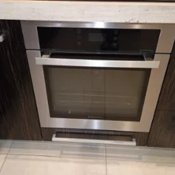 Podłączony piekarnik.