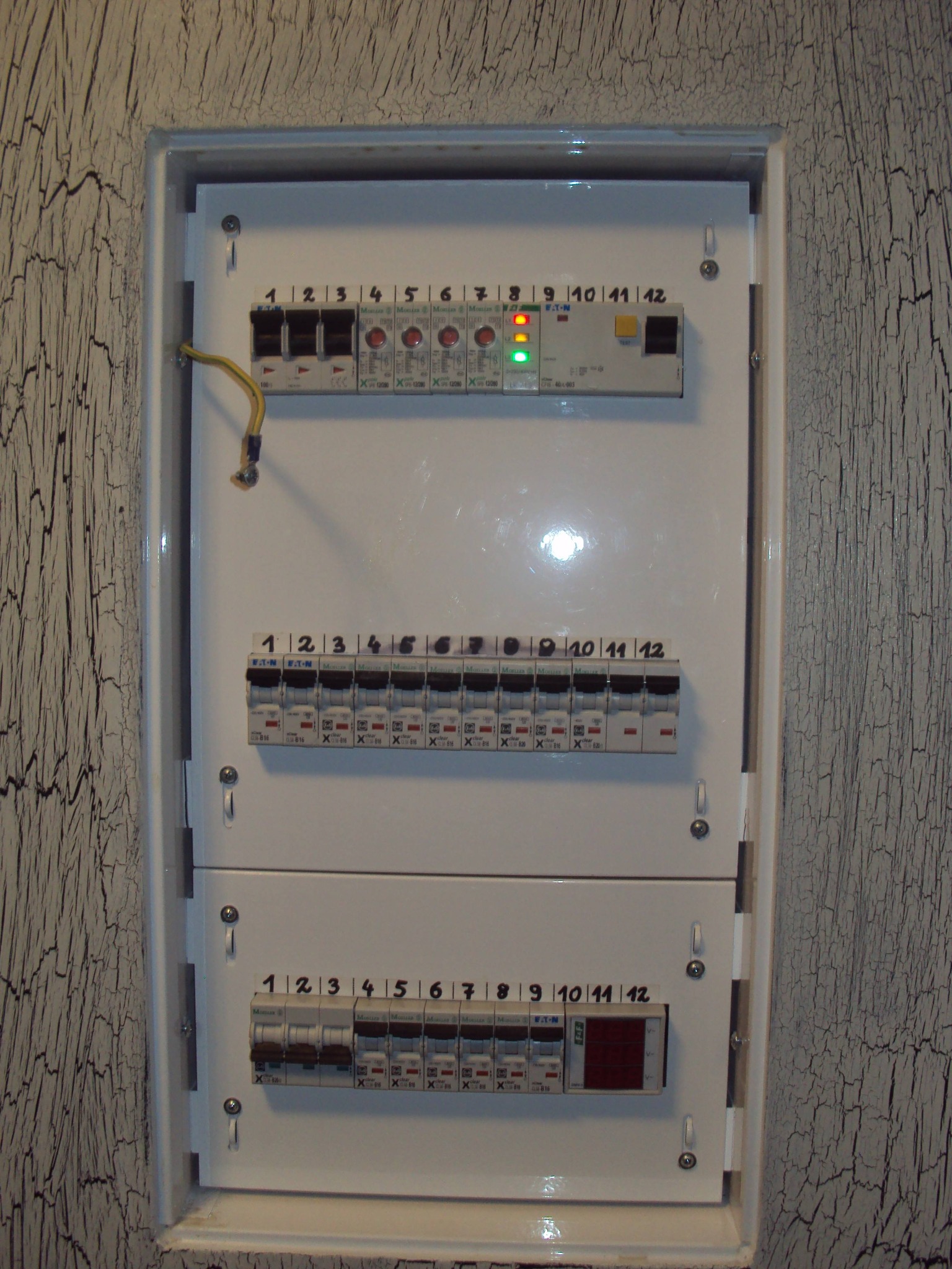 Rozdzielnia niskiego napięcia w domu jednorodzinnym o powierzchni 185m2.