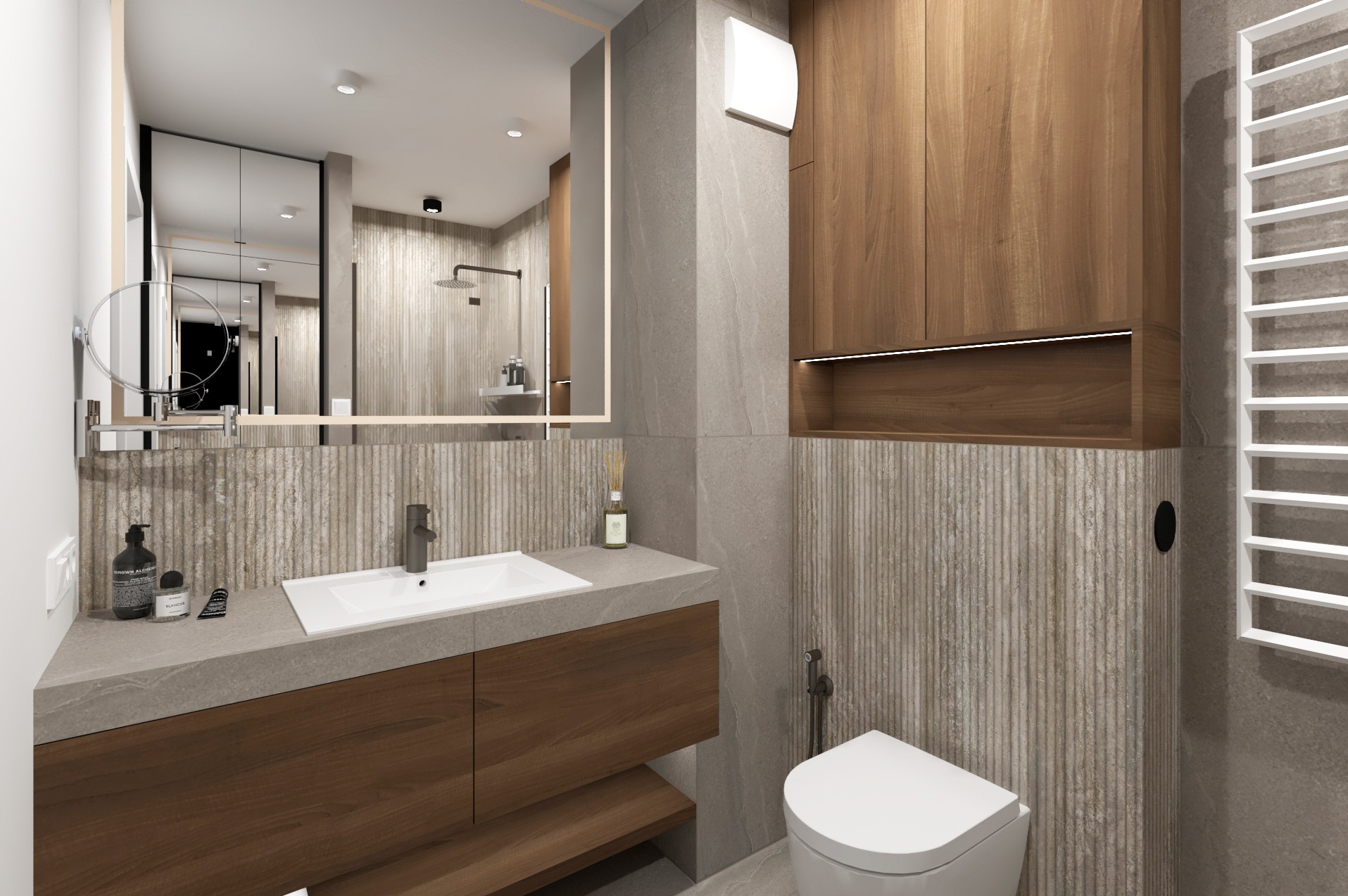 Nowoczesna łazienka z drewnianymi akcentami: szafka pod umywalką, wisząca szafka nad toaletą, lustro z podświetleniem LED, pionowe żłobienia na ścianach, biała toaleta i grzejnik drabinkowy.