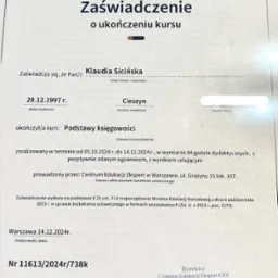 Skan zaświadczenia o ukończeniu kursu podstaw księgowości przez Klaudię Sicińską, wydane przez Centrum Edukacji Ekspert w Warszawie, z datą 14.12.2024.