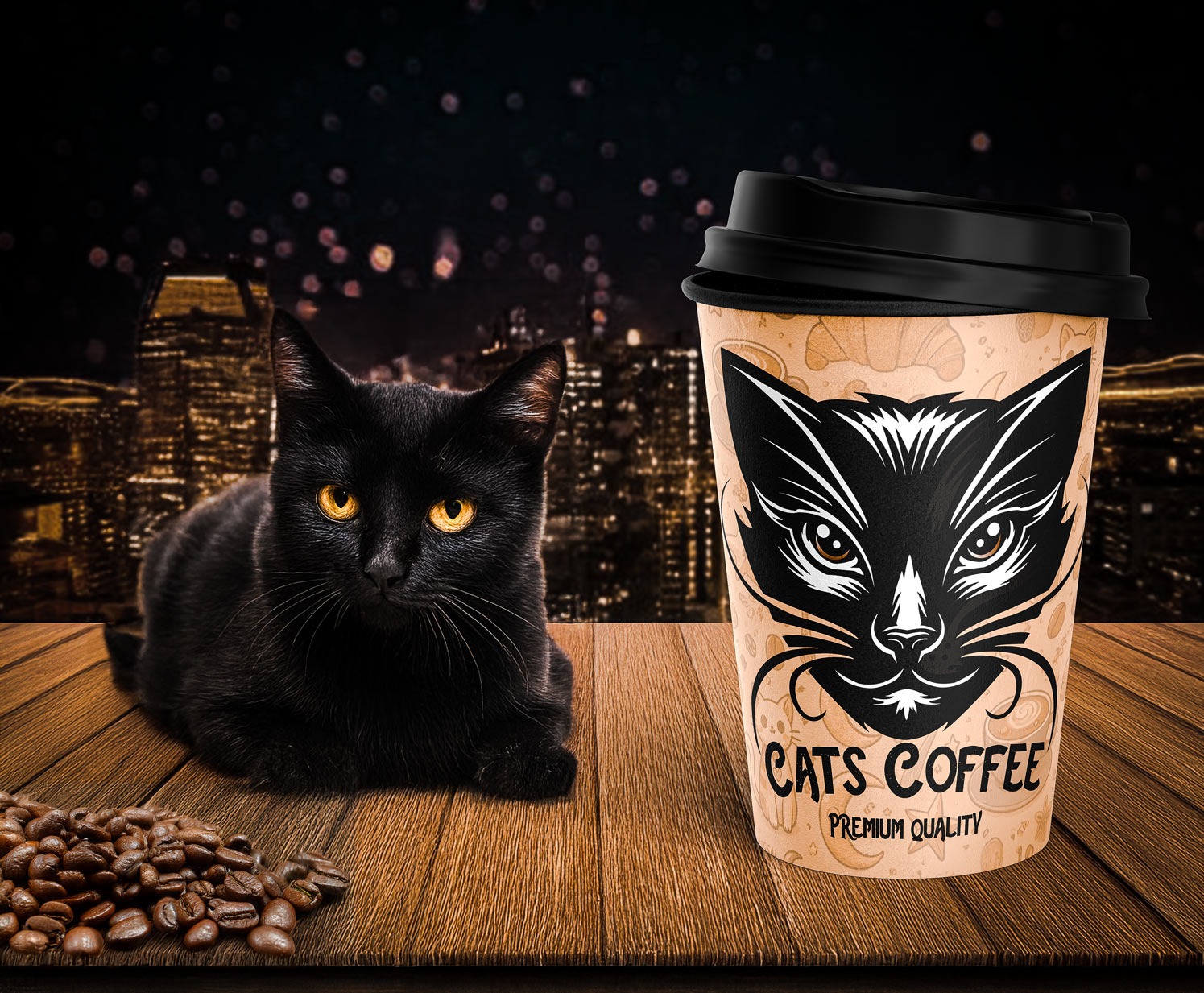 Czarny kot leży obok kubka z napisem 'Cats Coffee' na drewnianym stole, z rozsypanymi ziarnami kawy i rozmytym nocnym krajobrazem miejskim w tle.