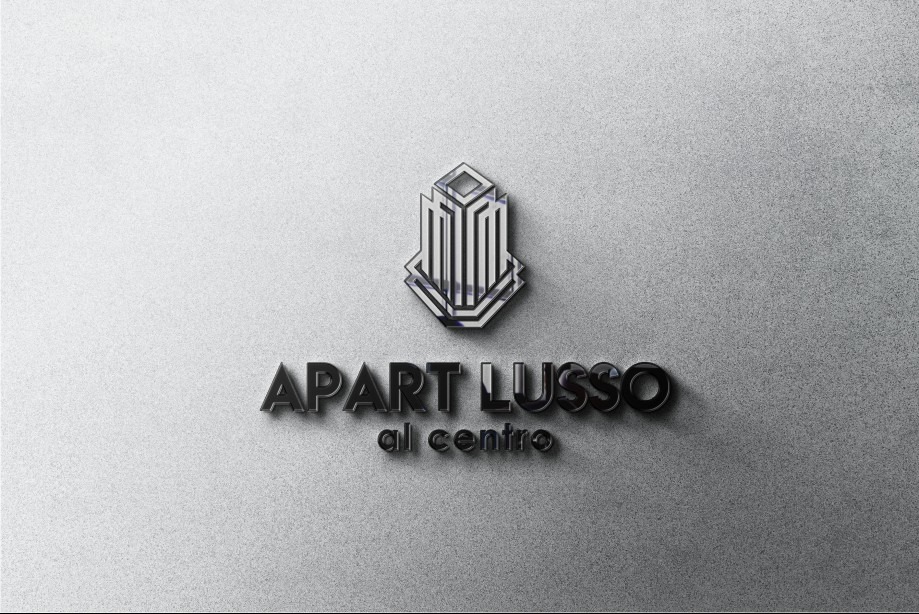 Eleganckie logo 'Apart Lusso al centro' z motywem architektonicznym na teksturowanym, srebrnym tle.