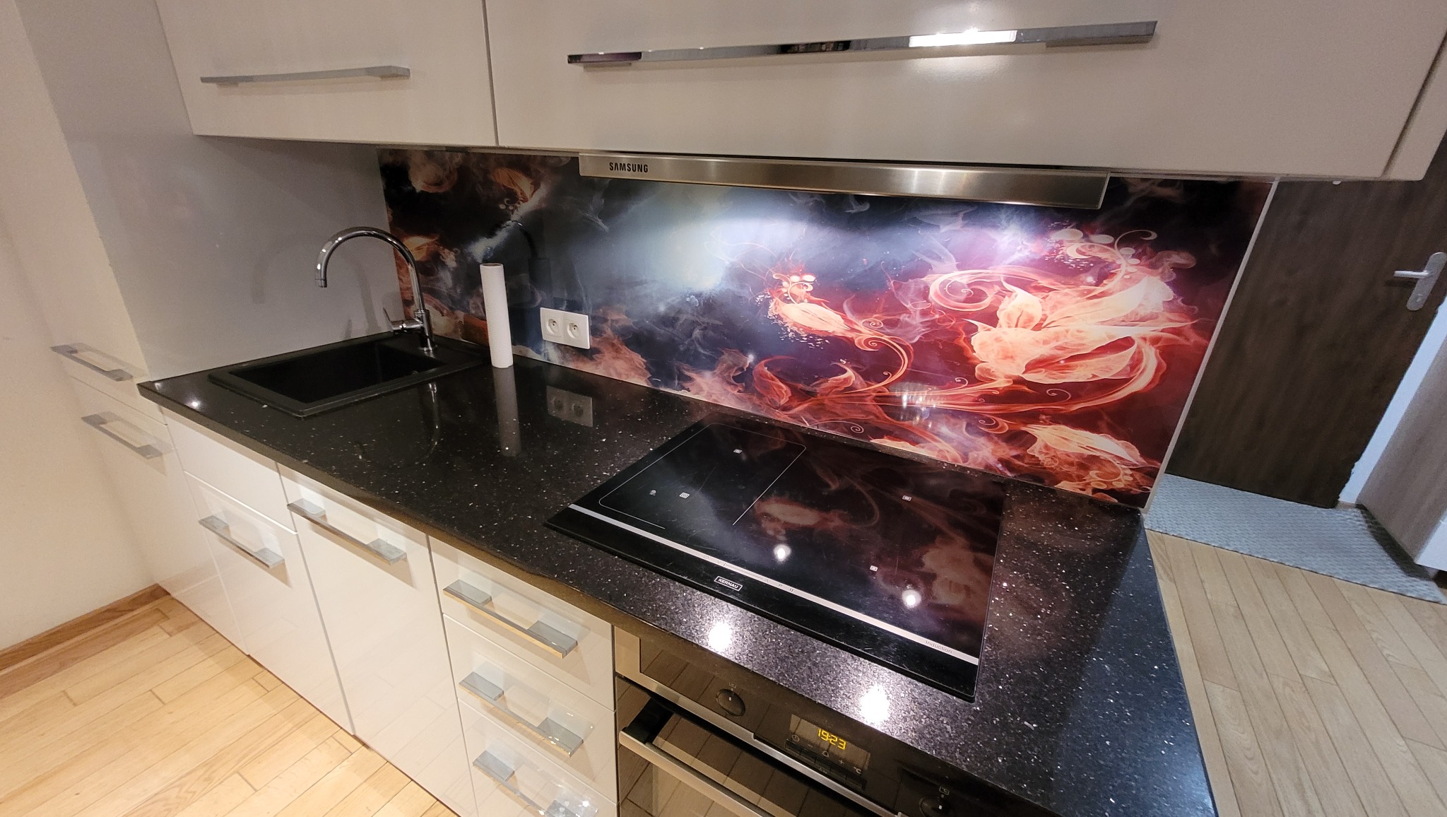 Potrzebna jest wisienka na torcie? Zaprojektujemy, zamówimy i zamontujemy! Smacznego!