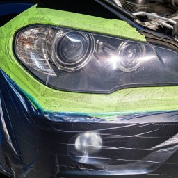 Zabezpieczenie reflektora przed pracami naprawczymi 