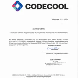Skan zaświadczenia ukończenia szkolenia Full Stack Developer z logo Codecool, datowanego na 13.11.2023, z podpisem Magdaleny Kozikowskiej.
