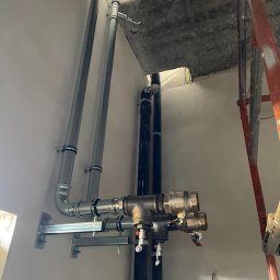 Instalacja ciepła technicznego w hali produkcyjnej