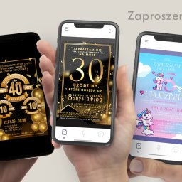 ARTREL SPÓŁKA Z OGRANICZONĄ ODPOWIEDZIALNOŚCIĄ - Trzy telefony w dłoniach prezentują cyfrowe zaproszenia urodzinowe w różnych stylach: złote na 40. urodziny, czarne na 30. urodziny i pastelowe na 5. urodzinki.