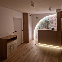 EMPEDE - Meble Podłogi Drzwi - Realizacja mebli na wymiar, w tym lady recepcyjnej