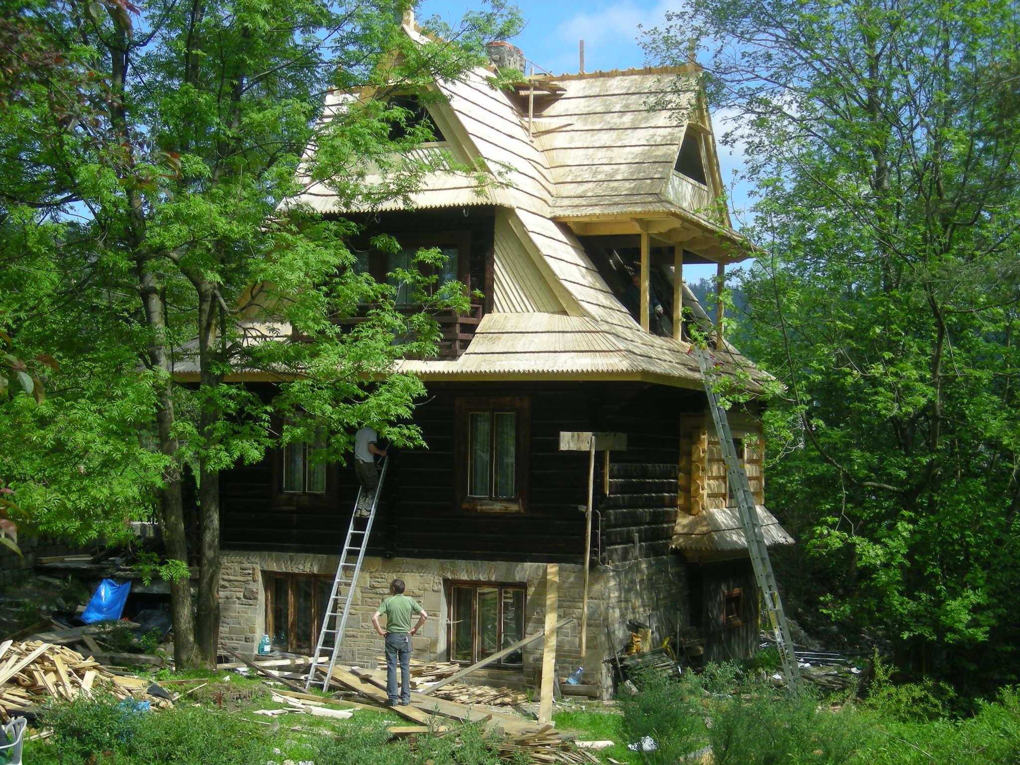 Więźby dachowe, krycie dachu gontem naturalnym, ciesielstwo regionalne