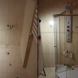TD-Remonty - Remont łazienki w Krakowie: Widok przed i po montażu kabiny prysznicowej z panelem natryskowym, z widocznymi narzędziami i przygotowanymi płytkami.