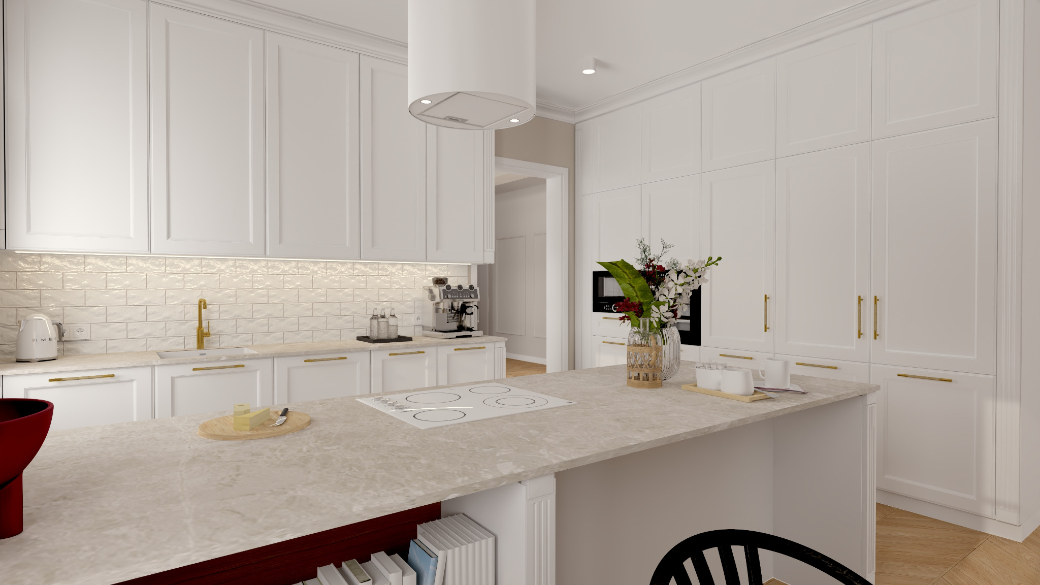 Jasna kuchnia w stylu klasycznym z wyspą, białymi szafkami z frezowanymi frontami i złotymi uchwytami, oświetleniem podszafkowym i płytkami imitującymi cegłę. Na blacie wyspy widoczna płyta...