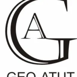 Logo firmy GEO-ATUT: stylizowana litera G otaczająca literę A, poniżej nazwa firmy. Czarno-biała grafika z wyraźnym, prostym fontem.