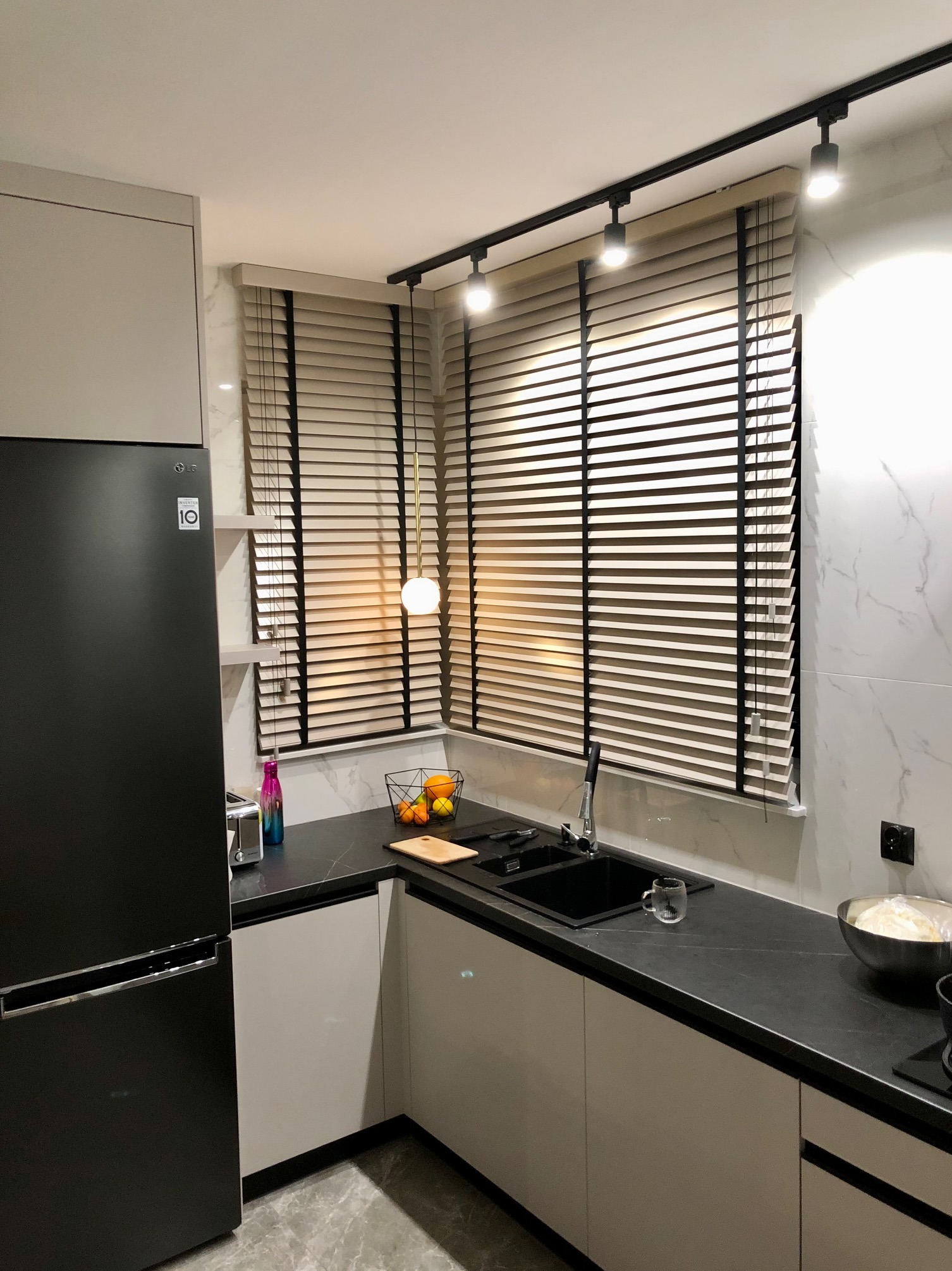 Żaluzje drewniane do kuchni