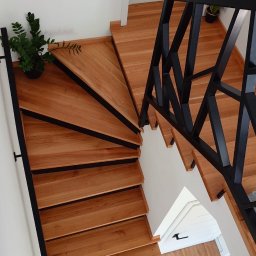 Schody drewniane Lipowa 1