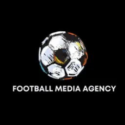 Logo Football Media Agency przedstawiające stylizowaną piłkę nożną z kolorowymi akcentami na czarnym tle.
