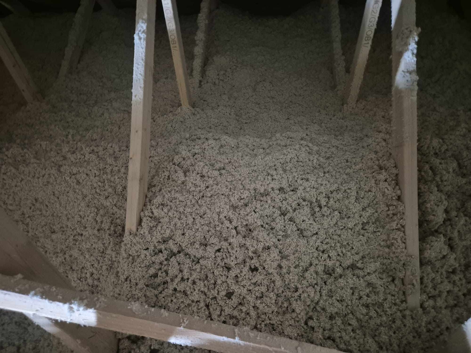 Wdmuchiwanie celulozy