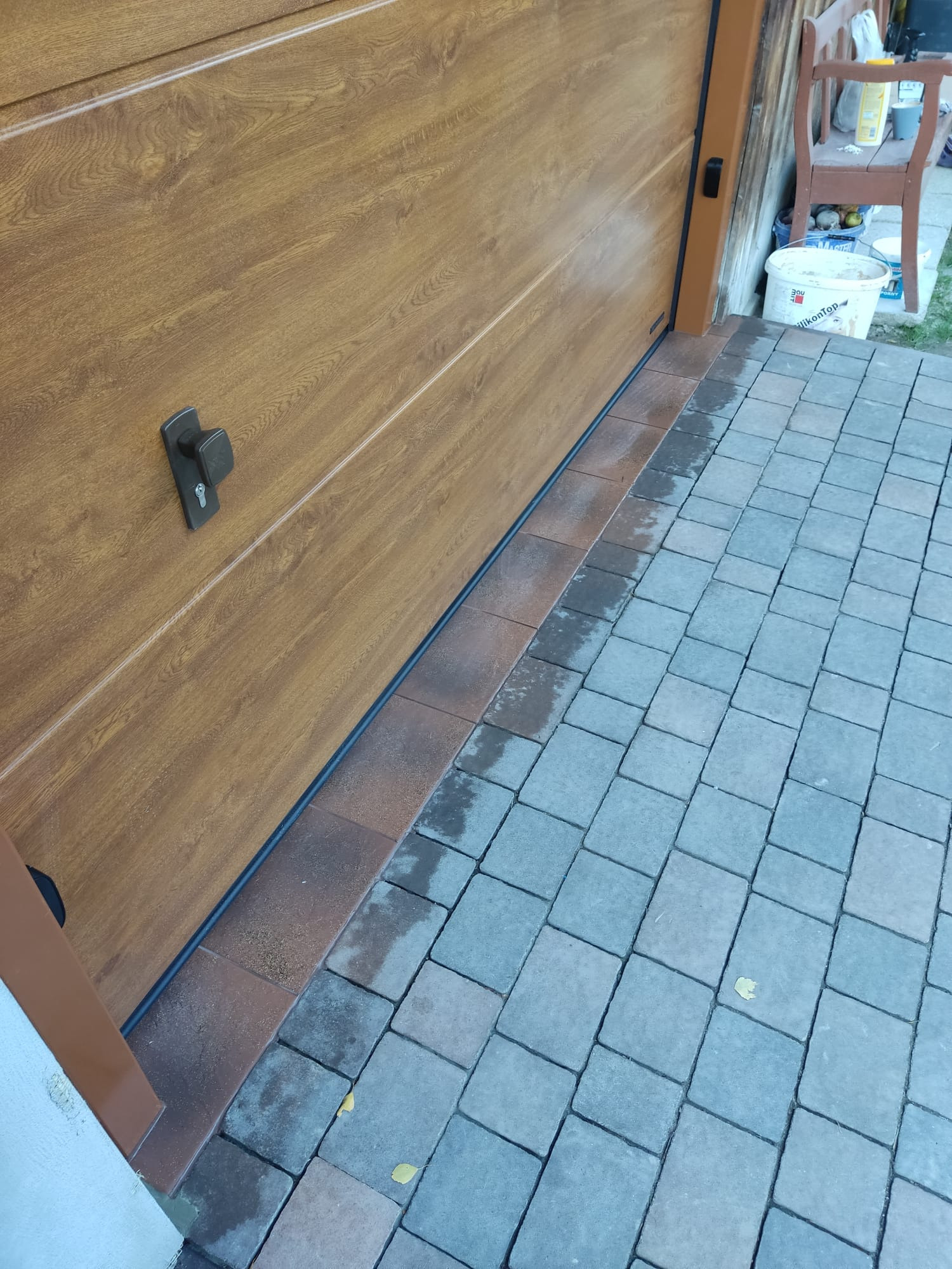 po realizacji. Wykonane wyrównywanie podłoża, gruntowanie, flizowanie, fugowanie, sylikon.