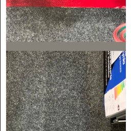 Rene Serwis - Na dywanie nieznanego pochodzenia plama, szybko usunięta, dzięki profesjonalnym środkom piorącym.