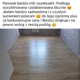 Parquette Sp. z o.o. - Zdjęcie ekranu telefonu z recenzją firmy Renowacja Podłóg Drewnianych, prezentujące wycyklinowaną i polakierowaną podłogę, z widocznymi fragmentami ścian w trakcie remontu.