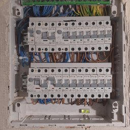 Kamil Stolarz - Podłaczenie obwodów do instalacji