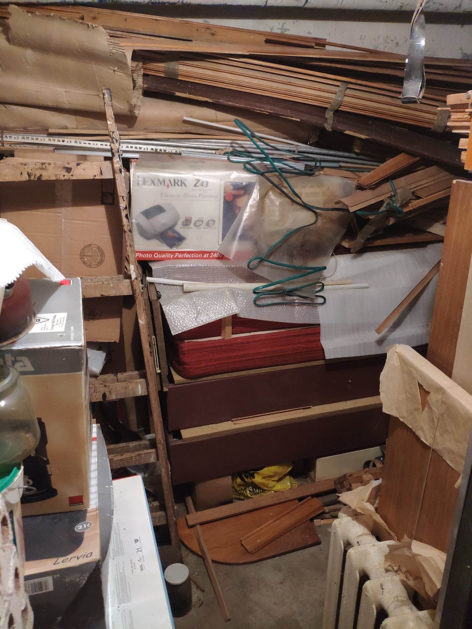 Zdj. poglądowe piwnicy przed uprzątnięciem