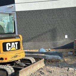 usługi ładowarką/koparką