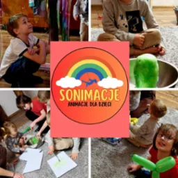 Kolaż zdjęć z animacji dla dzieci w Łazach: chłopiec w bańce mydlanej, eksperymenty z zieloną pianą, dzieci malujące na podłodze oraz chłopiec w okularach z balonowym kwiatem.