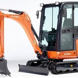 P.H. Agroma S.A. w Poznaniu - Pomarańczowa mini koparka Kubota KX019-4 na białym tle, oferowana w Kobylnicy.