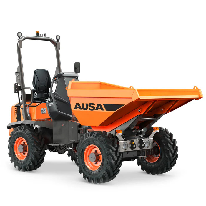 Nowa, pomarańczowa mini wywrotka AUSA z napędem na cztery koła, widok z przodu na białym tle.